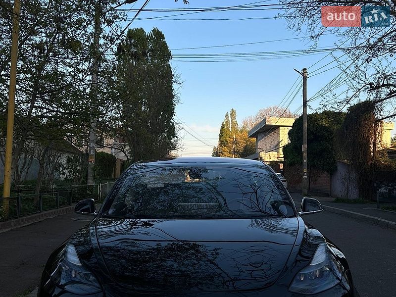 Седан Tesla Model 3 2019 в Одесі