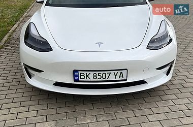 Седан Tesla Model 3 2022 в Костополе