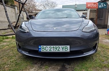 Седан Tesla Model 3 2023 в Львові