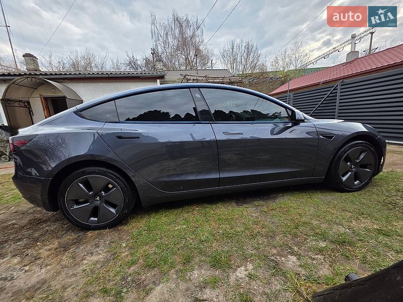 Седан Tesla Model 3 2023 в Львові