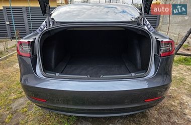 Седан Tesla Model 3 2023 в Львові