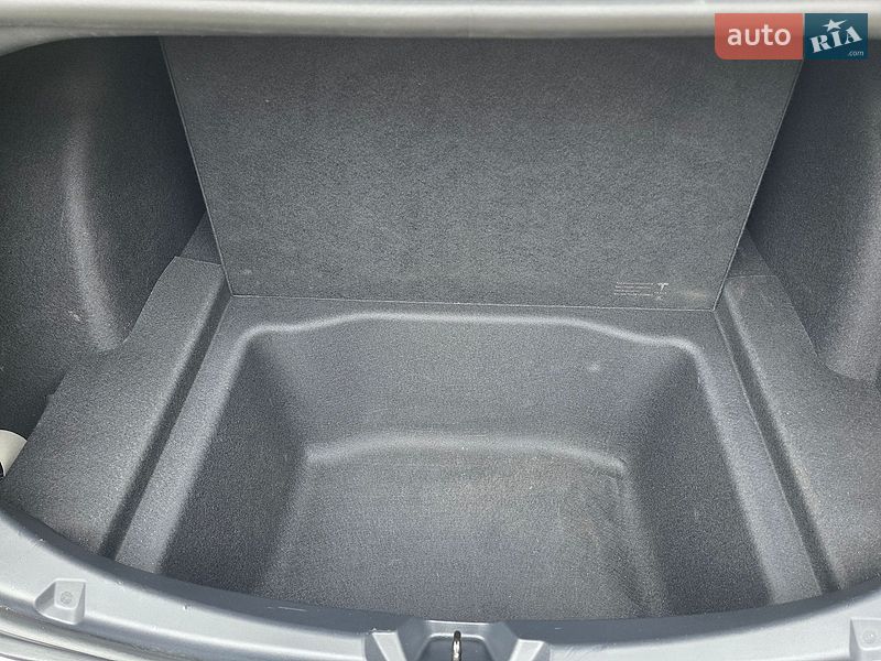 Седан Tesla Model 3 2023 в Львові