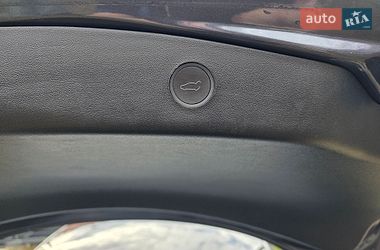 Седан Tesla Model 3 2023 в Львові