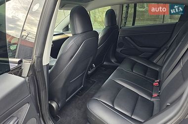 Седан Tesla Model 3 2023 в Львові