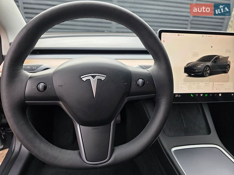 Седан Tesla Model 3 2023 в Львові