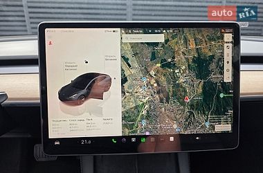 Седан Tesla Model 3 2023 в Львові