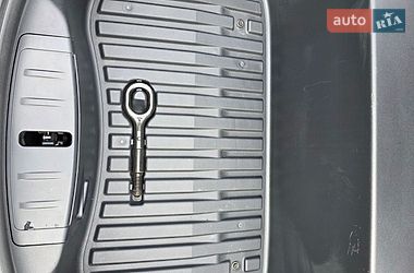 Седан Tesla Model 3 2023 в Львові