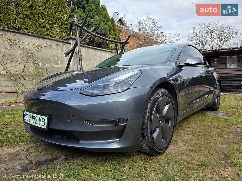 Седан Tesla Model 3 2023 в Львові