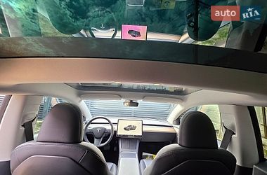 Седан Tesla Model 3 2023 в Львові