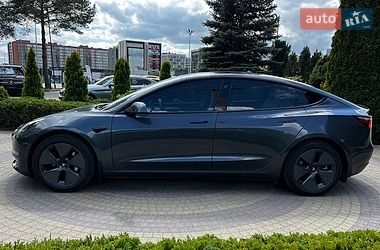 Седан Tesla Model 3 2022 в Львове