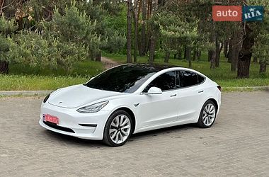 Седан Tesla Model 3 2018 в Кременчуці