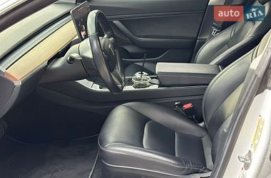 Седан Tesla Model 3 2018 в Кременчуці