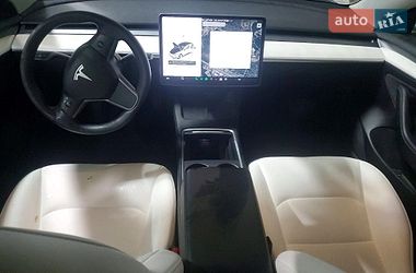 Седан Tesla Model 3 2021 в Львові