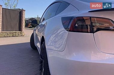 Седан Tesla Model 3 2023 в Киеве