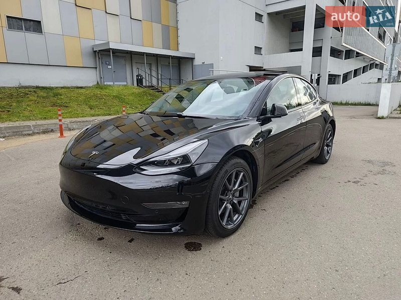 Tesla Model 3 2021