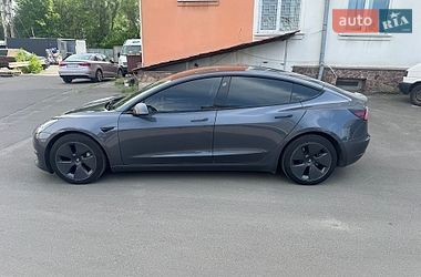 Седан Tesla Model 3 2022 в Киеве