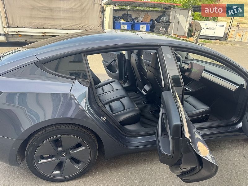 Седан Tesla Model 3 2022 в Киеве