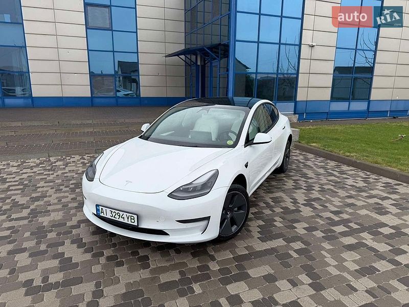 Седан Tesla Model 3 2022 в Броварах
