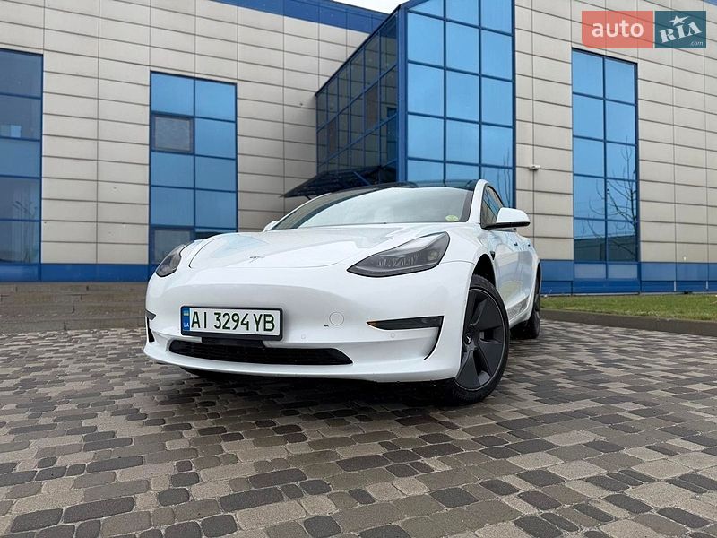 Седан Tesla Model 3 2022 в Броварах