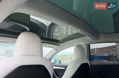 Седан Tesla Model 3 2022 в Броварах