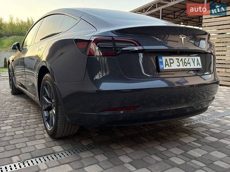 Седан Tesla Model 3 2023 в Запорожье