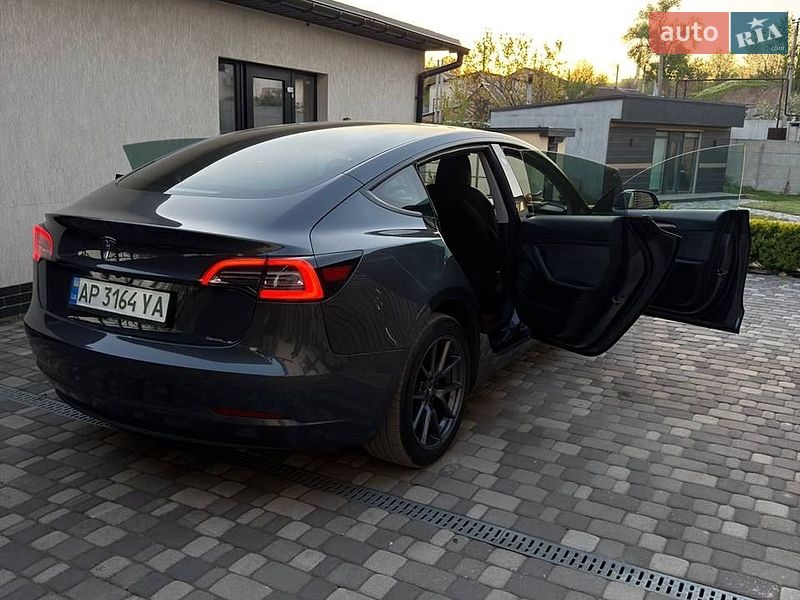 Седан Tesla Model 3 2023 в Запорожье