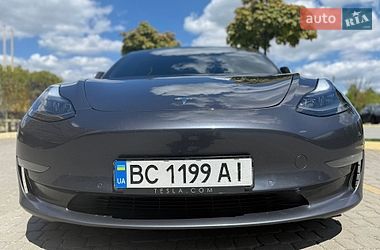 Седан Tesla Model 3 2021 в Львові