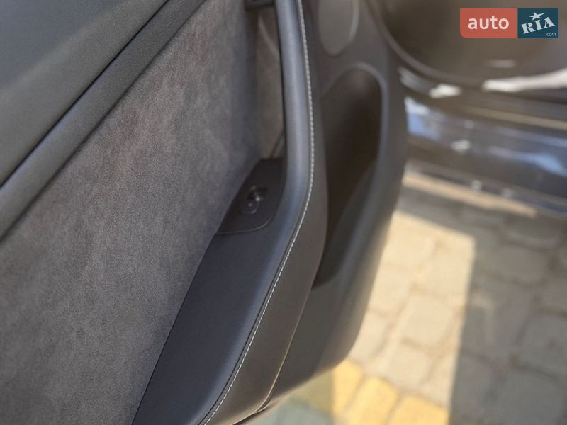 Седан Tesla Model 3 2021 в Львові
