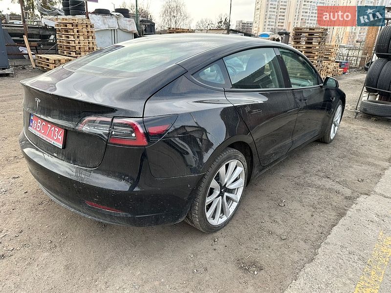 Седан Tesla Model 3 2022 в Києві