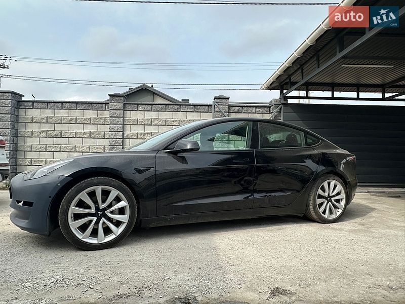 Седан Tesla Model 3 2022 в Києві