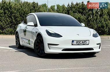 Седан Tesla Model 3 2022 в Киеве