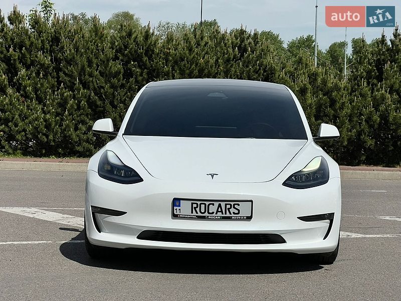 Седан Tesla Model 3 2022 в Киеве