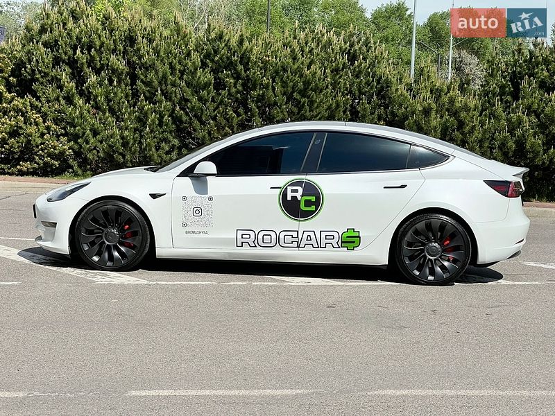Седан Tesla Model 3 2022 в Киеве