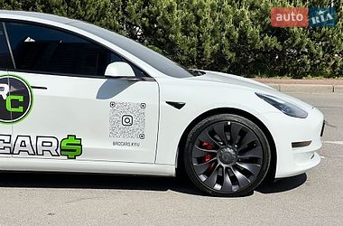 Седан Tesla Model 3 2022 в Киеве