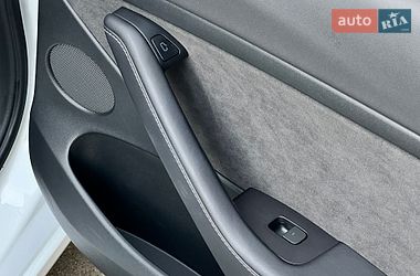 Седан Tesla Model 3 2022 в Киеве