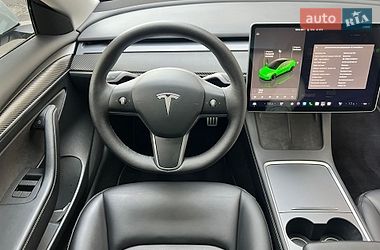 Седан Tesla Model 3 2022 в Киеве