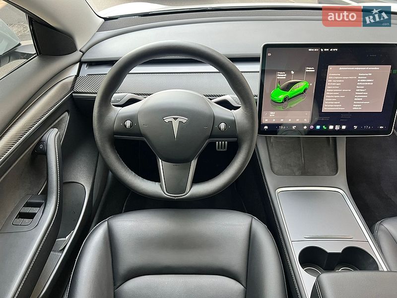 Седан Tesla Model 3 2022 в Киеве