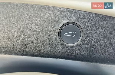 Седан Tesla Model 3 2022 в Киеве