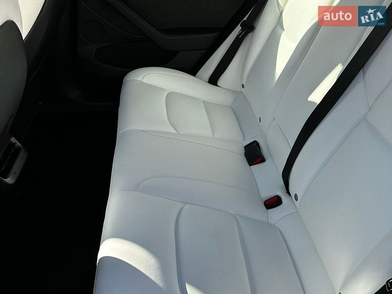 Седан Tesla Model 3 2022 в Одессе