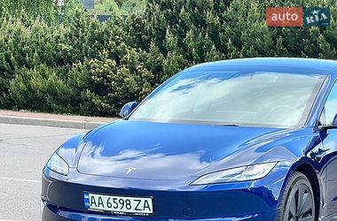 Седан Tesla Model 3 2024 в Киеве