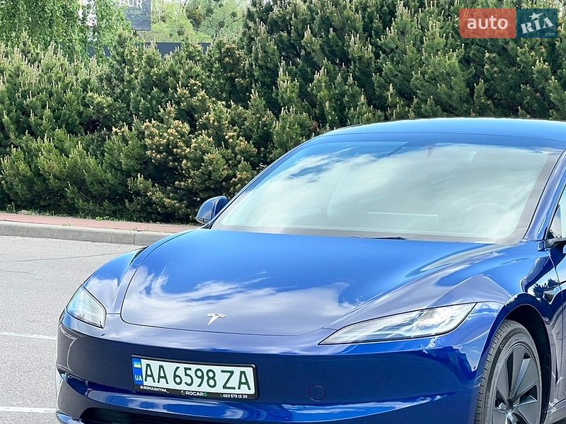 Седан Tesla Model 3 2024 в Киеве