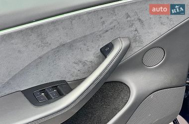 Седан Tesla Model 3 2024 в Киеве