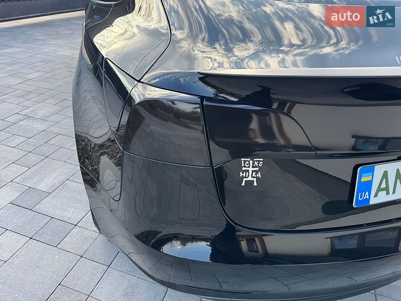 Седан Tesla Model 3 2023 в Житомирі
