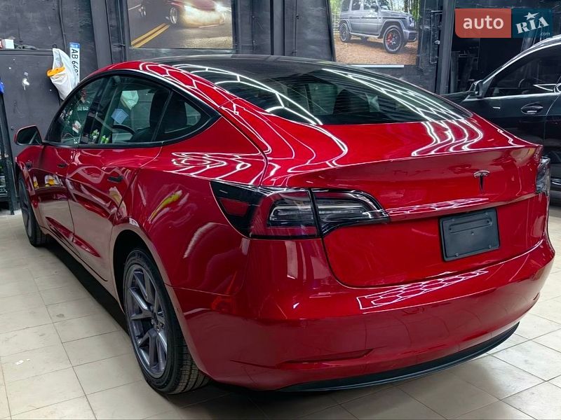 Седан Tesla Model 3 2022 в Вишгороді