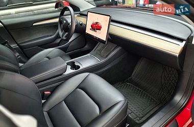 Седан Tesla Model 3 2022 в Вишгороді