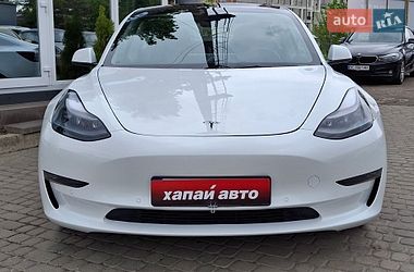 Седан Tesla Model 3 2021 в Львове