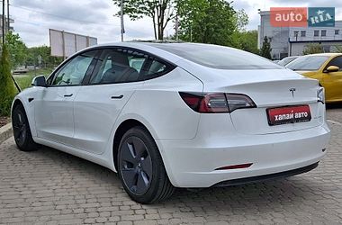 Седан Tesla Model 3 2021 в Львове