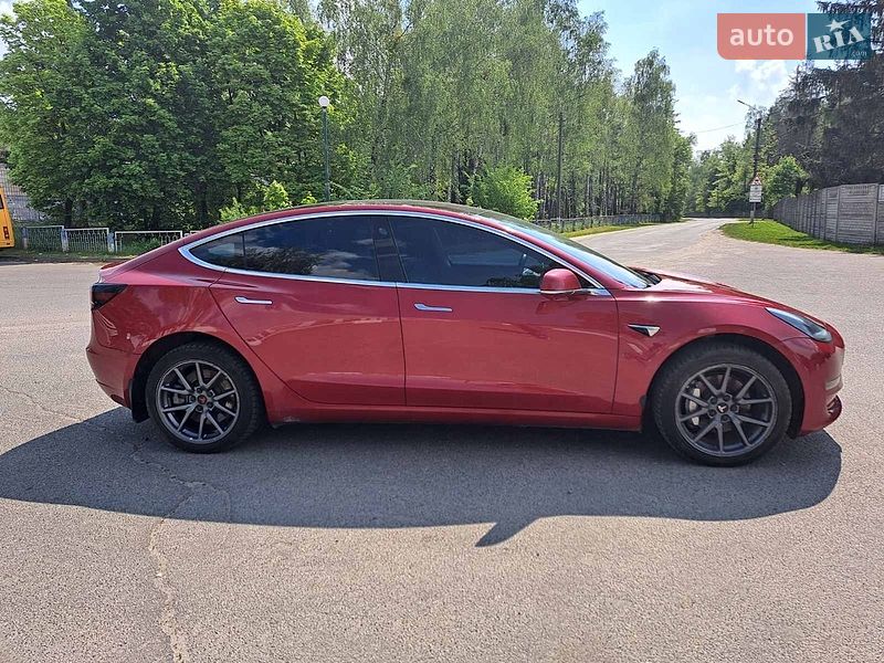Седан Tesla Model 3 2018 в Киеве