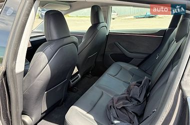 Седан Tesla Model 3 2025 в Рівному