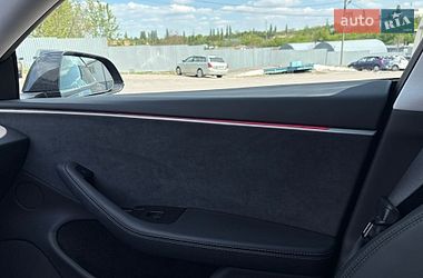 Седан Tesla Model 3 2025 в Рівному